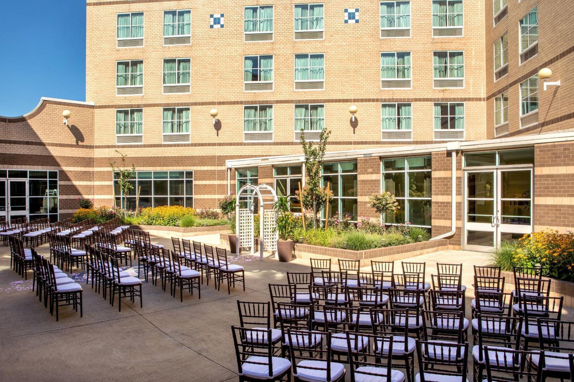 Sheraton Boston Needham Hotel Extérieur photo