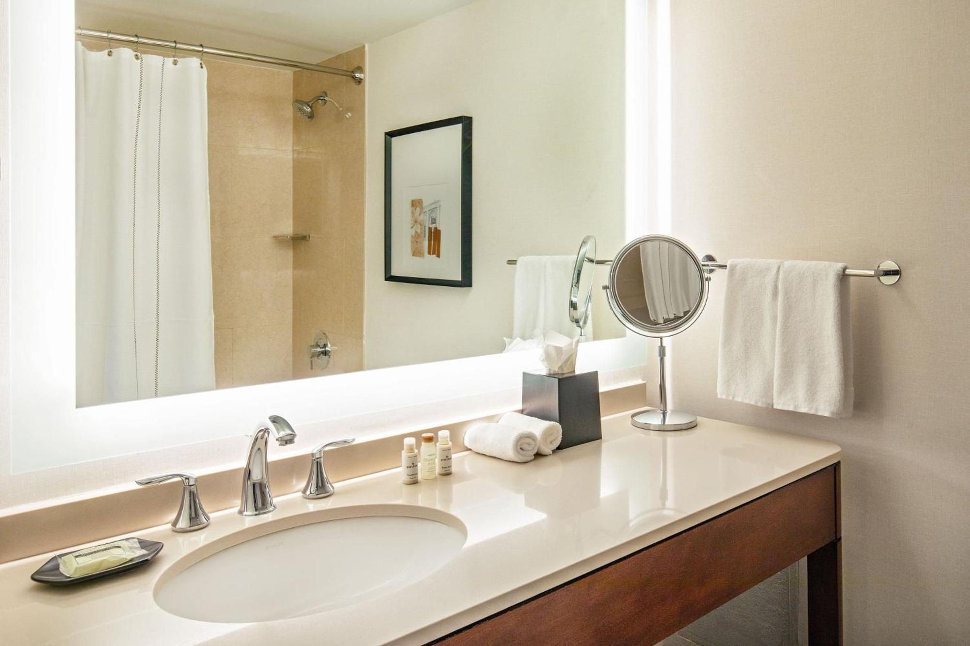 Sheraton Boston Needham Hotel Extérieur photo