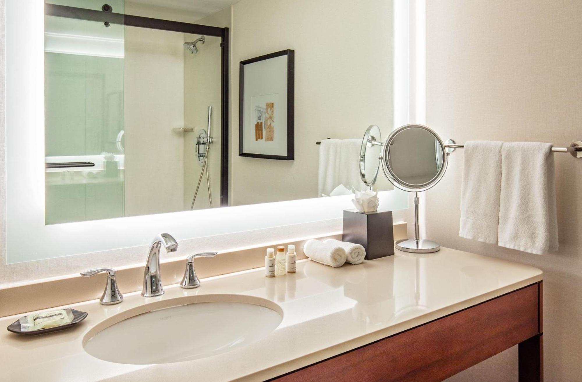 Sheraton Boston Needham Hotel Extérieur photo